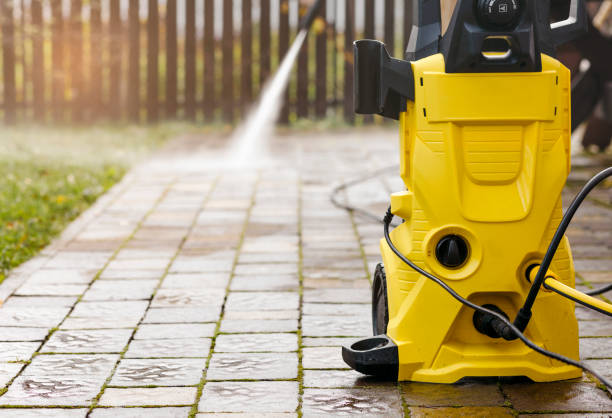 Best Driveway Pressure Washing  in San Saba, TX